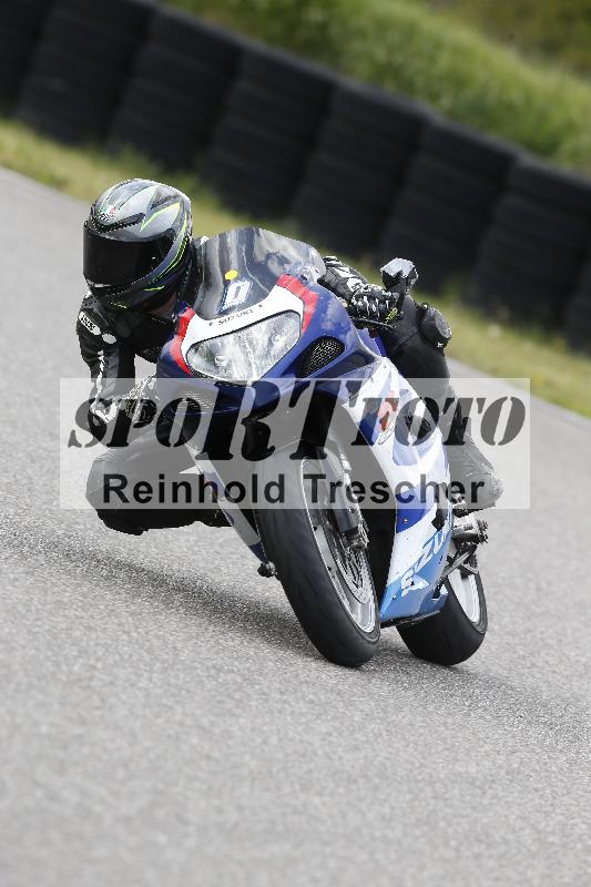 Archiv-2025/09 22.04.2025 Cornu Master School ADR/rot-rouge/0